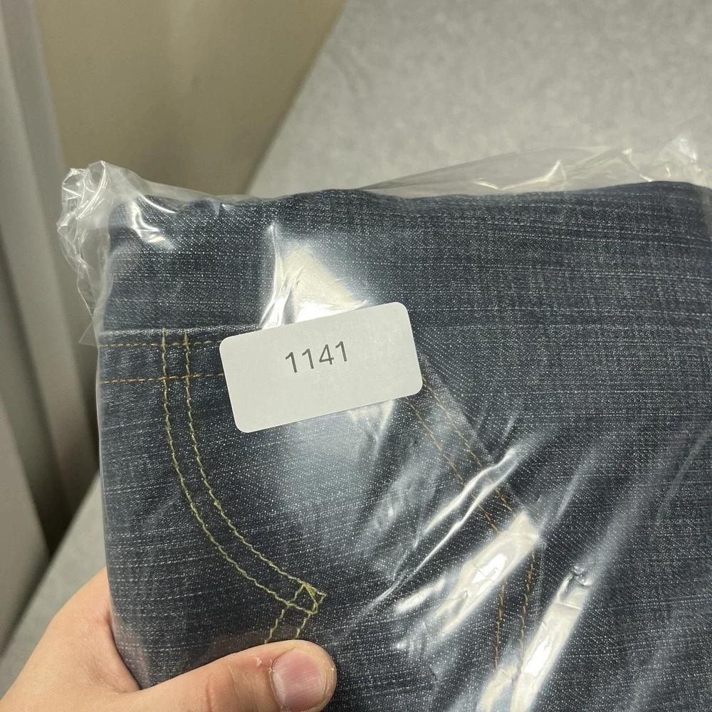 Levis Jeans Mens 33x34 (Fits 34x34) Blue 559 Relaxed Straight Dark Denim Cotton
